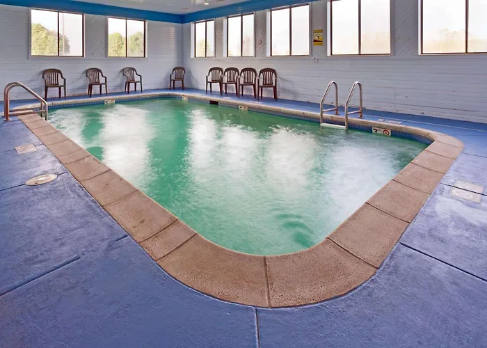 Super 8 By Wyndham Il Hotel DeKalb