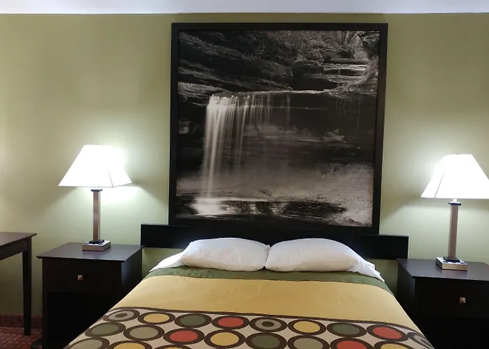 Super 8 By Wyndham Il DeKalb