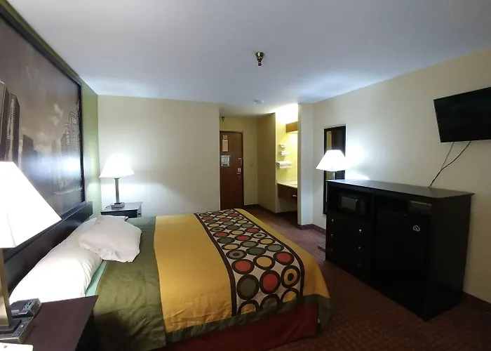 Super 8 By Wyndham Il Hotel DeKalb