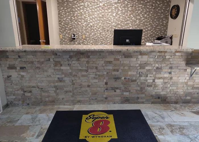 Hotel Super 8 By Wyndham Il DeKalb